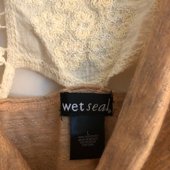 Wet Seal cowl neck with lace/crochet like detailing. Size large( juniors sizing) - Picture 2 of 6